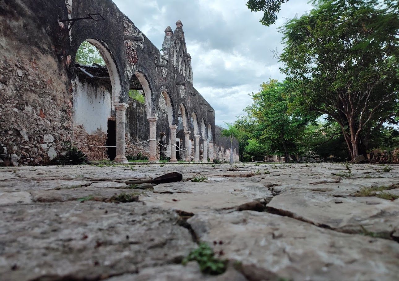Haciendas y Cenote de Mucuyche